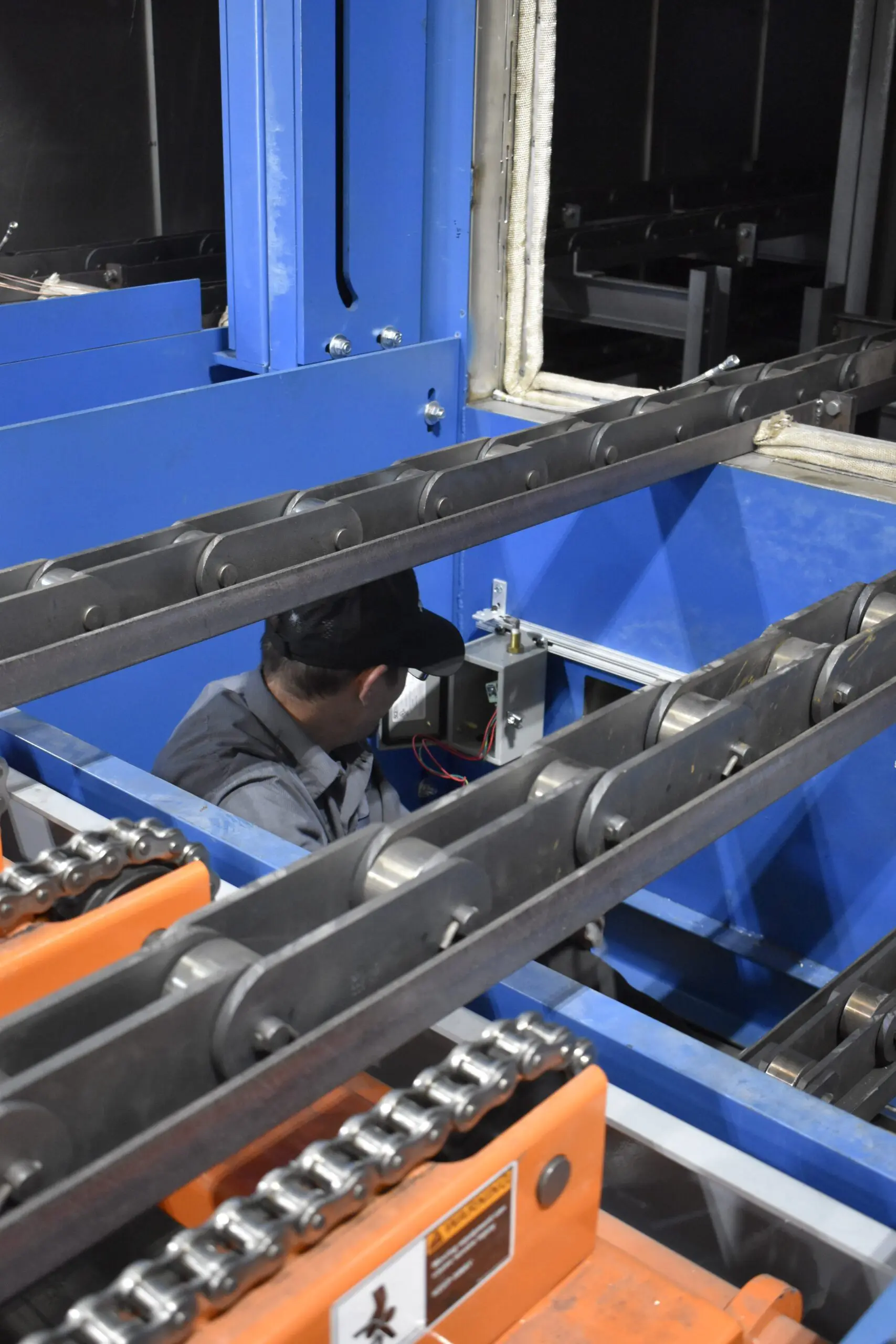 performing maintenance on dual strand lubricator